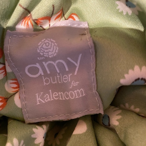 Gorgeous little purse with chain. EUC! - Picture 6 of 9